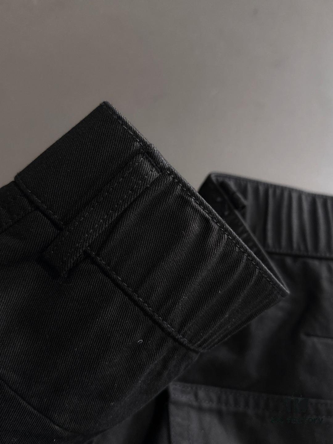 Moncler 2025 Spring and Summer New Arrival Elastic Waist Casual Pants, Thin Style Custom Counter Fabric, Highly Breathable and Comfortable, Exquisite Details, Brand-Oriented Design Concept Reflecting High Quality, Smooth and Soft Touch