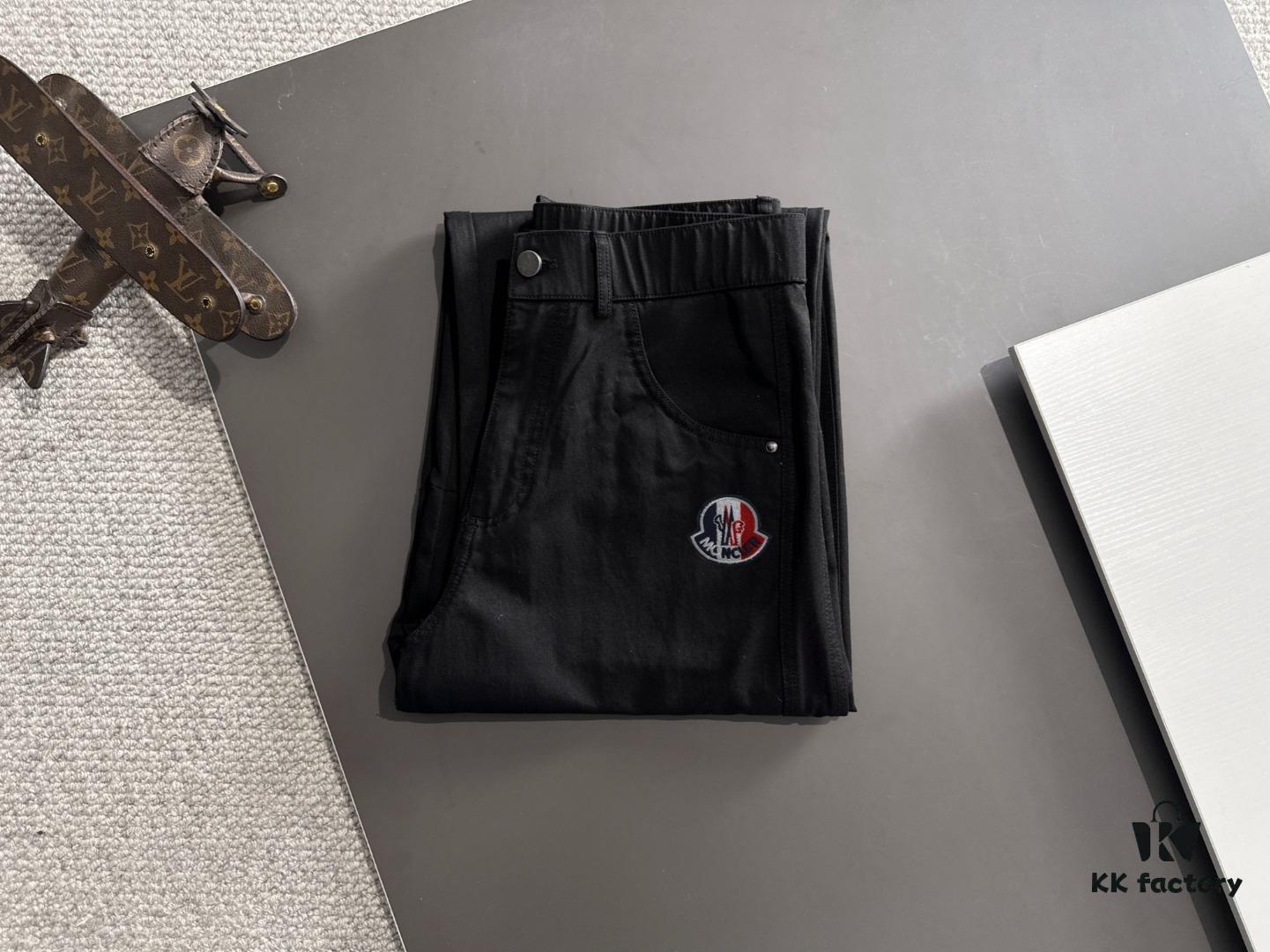 Moncler 2025 Spring and Summer New Arrival Elastic Waist Casual Pants, Thin Style Custom Counter Fabric, Highly Breathable and Comfortable, Exquisite Details, Brand-Oriented Design Concept Reflecting High Quality, Smooth and Soft Touch