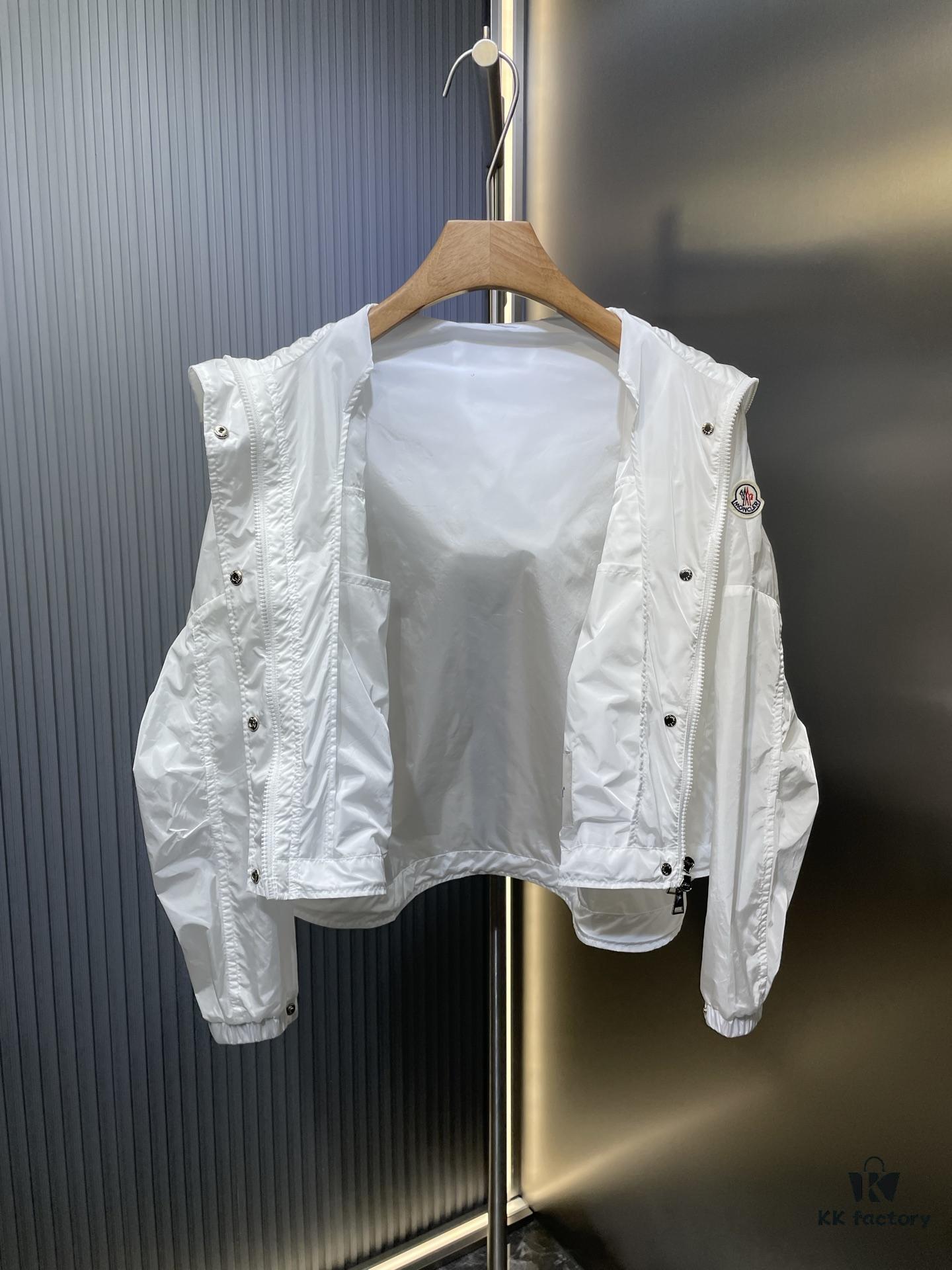 Moncle 2024 Spring/Summer New Arrival Original Order High-End Quality! Premium Windproof Fabric with Structured Texture, Adorable Youthful Sporty Style, Classic Tailcoat Design with Loose Fit, Extremely Comfortable and Breathable – Must-Have Item for Elegant Ladies