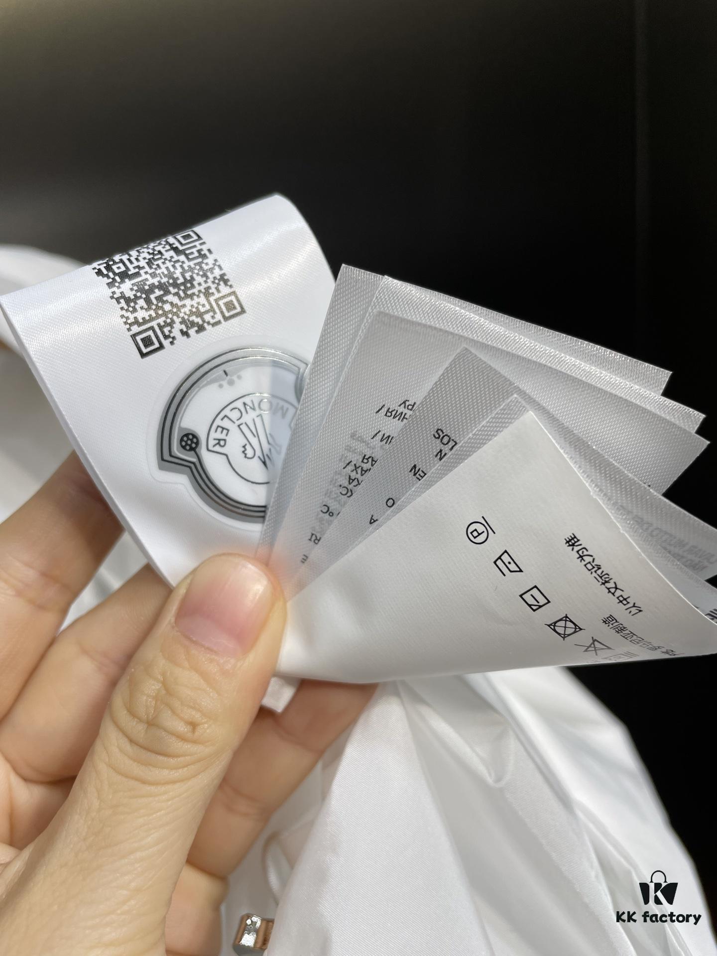 Moncle 2024 Spring/Summer New Arrival Original Order High-End Quality! Premium Windproof Fabric with Structured Texture, Adorable Youthful Sporty Style, Classic Tailcoat Design with Loose Fit, Extremely Comfortable and Breathable – Must-Have Item for Elegant Ladies