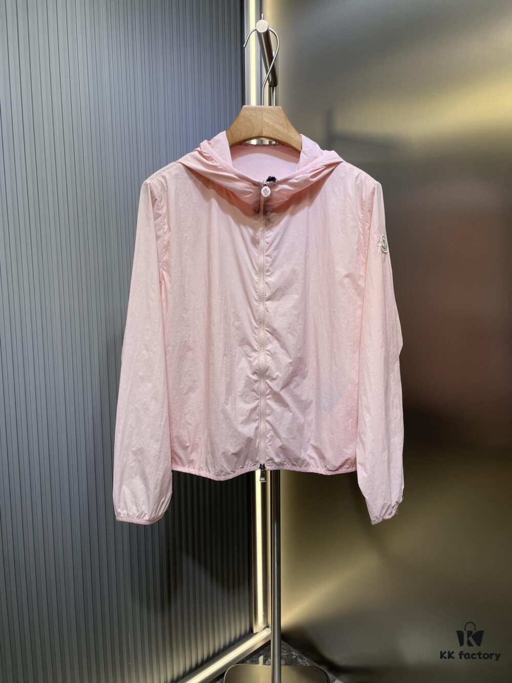 High-Quality Bestseller MO*CLER 24 Spring/Summer New Arrival Sun Protection Windbreaker – Official Website Synchronized, Imported Memory Silk Fabric, Lightweight and Breathable