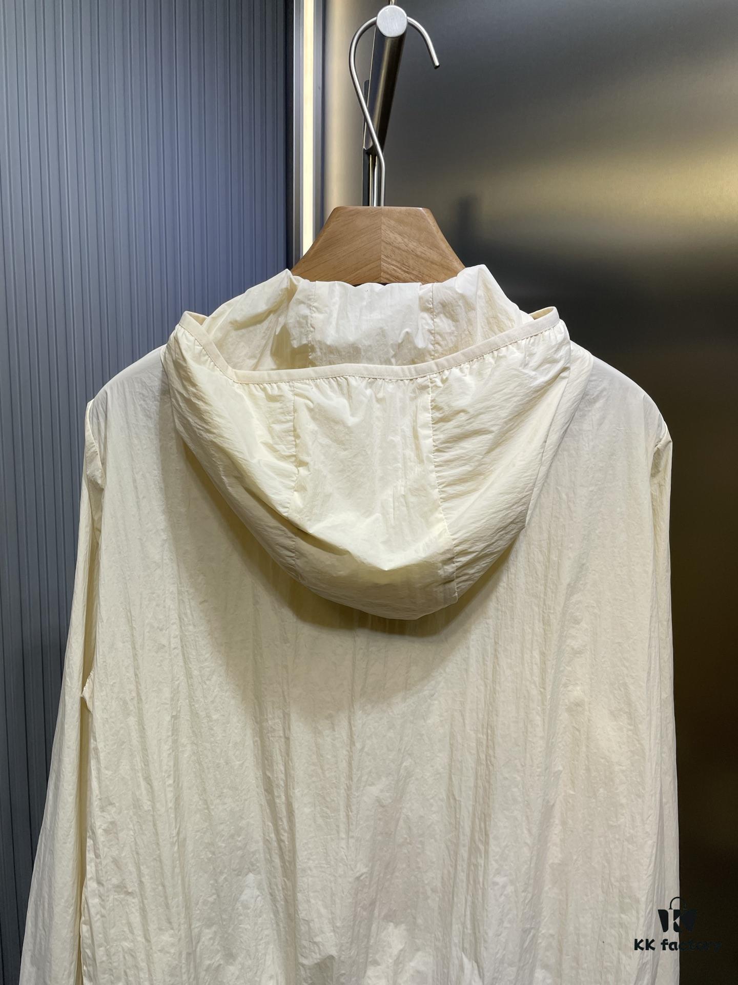 High-Quality Bestseller MO*CLER 2024 Spring/Summer New Arrival Sun Protection Windbreaker – Official Website Synchronized, Imported Memory Silk Fabric, Lightweight and Breathable