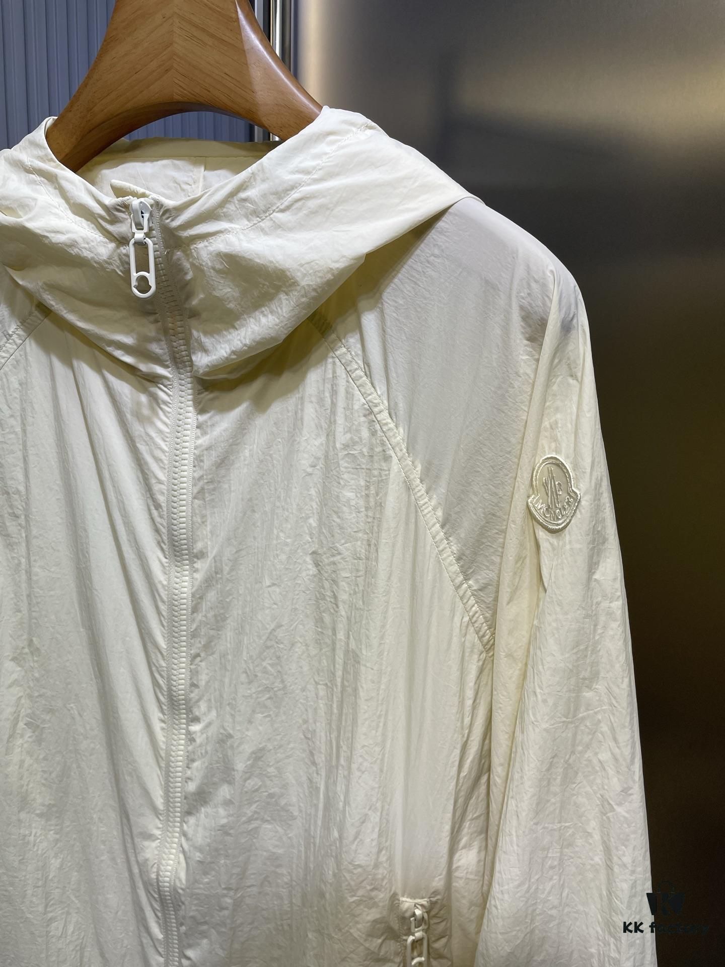 New Arrival Original Order High-End Quality Moncle* 2024 Spring/Summer Latest Collection! Rainbow Rainbow Original Custom Windproof Fabric with Structured Texture, Adorable Youthful Sporty Girl Style! Back Bow with Split Design. Loose Fit, Extremely Comfortable and Breathable to Wear, a Must-Have Item for Elegant Ladies