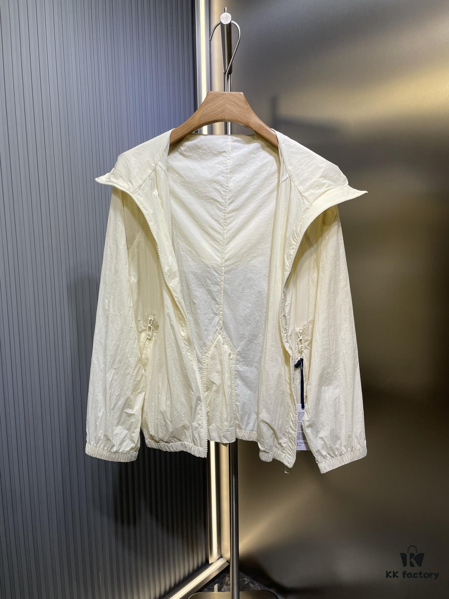 New Arrival Original Order High-End Quality Moncle* 2024 Spring/Summer Latest Collection! Rainbow Rainbow Original Custom Windproof Fabric with Structured Texture, Adorable Youthful Sporty Girl Style! Back Bow with Split Design. Loose Fit, Extremely Comfortable and Breathable to Wear, a Must-Have Item for Elegant Ladies