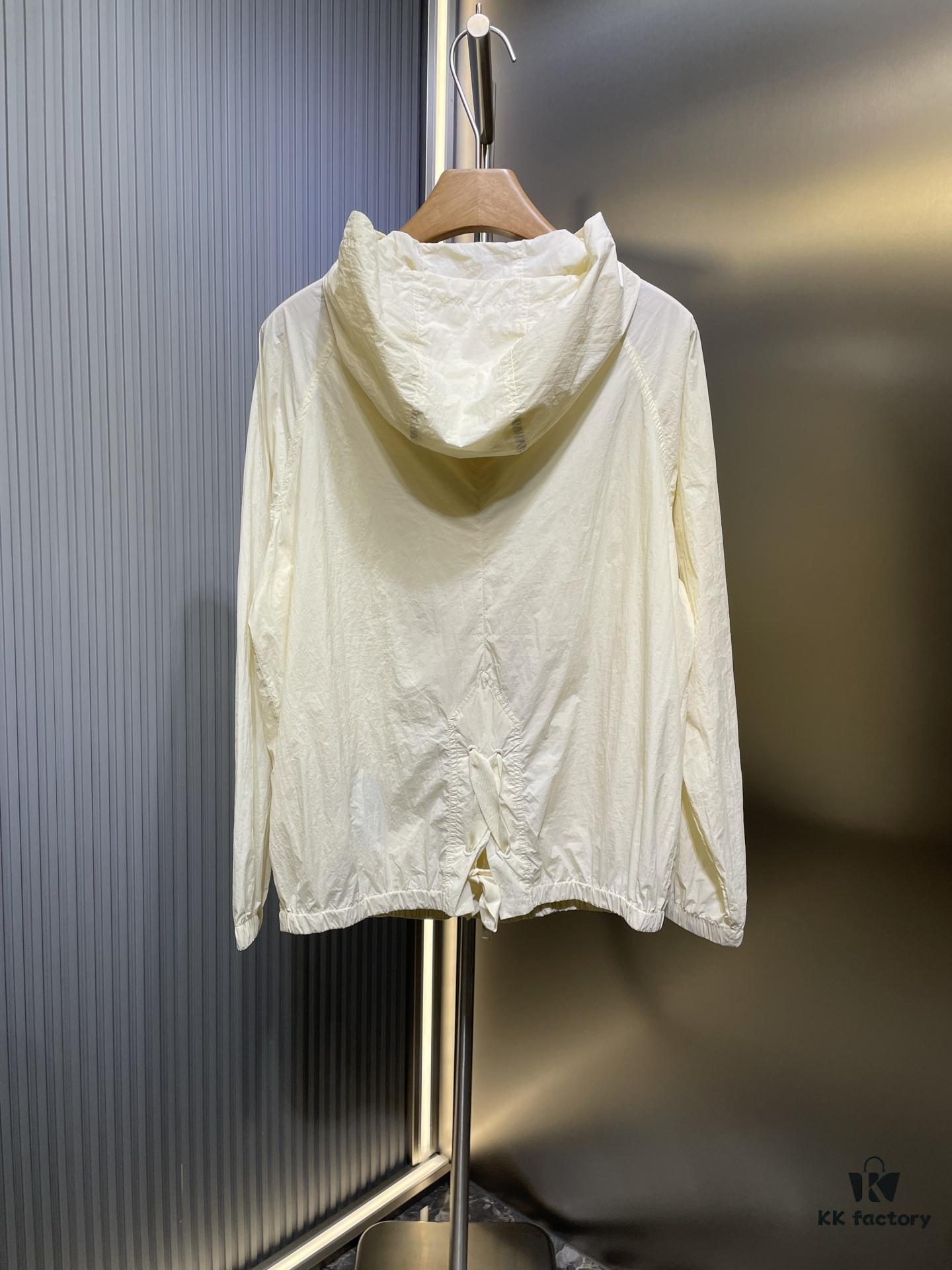 New Arrival Original Order High-End Quality Moncle* 2024 Spring/Summer Latest Collection! Rainbow Rainbow Original Custom Windproof Fabric with Structured Texture, Adorable Youthful Sporty Girl Style! Back Bow with Split Design. Loose Fit, Extremely Comfortable and Breathable to Wear, a Must-Have Item for Elegant Ladies