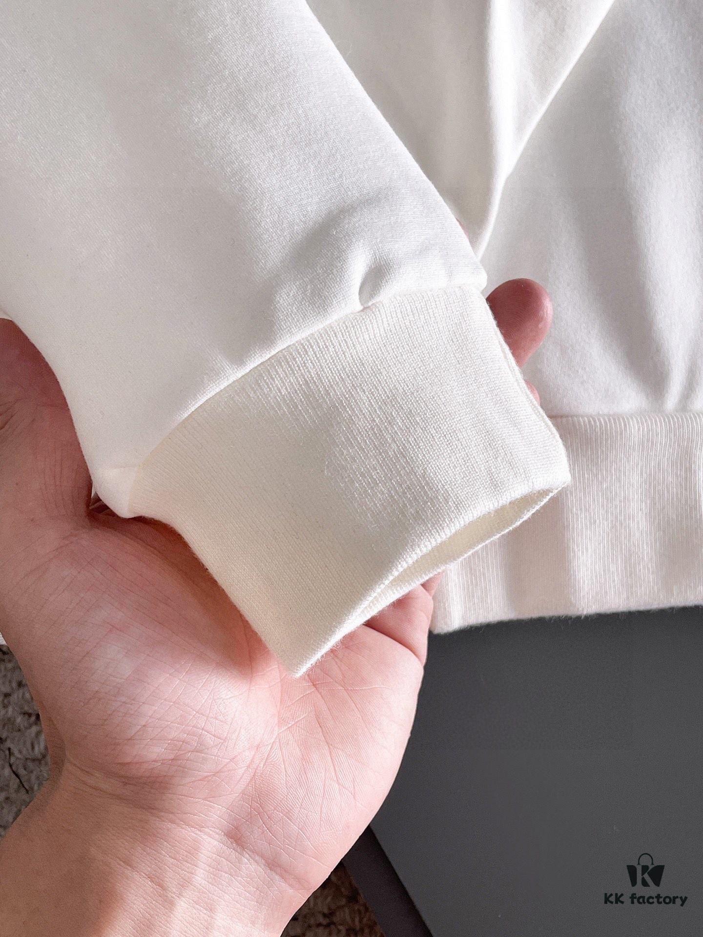 MONCLER (Blessing for the Plus-Size) New 2025 Best-Selling Cardigan Sweatshirt Set, Official Website Original Version, Premium Italian Cotton, Comfortable and Elegant