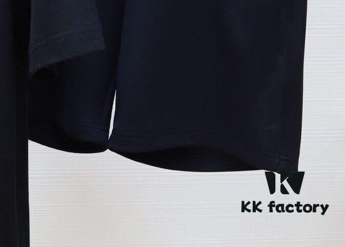 MONCLER Men's 2025 New Short Sleeve T-Shirt and Shorts Set, High-End Version, Soft and Comfortable Fabric, Three-Dimensional Tailoring for a Perfect Fit