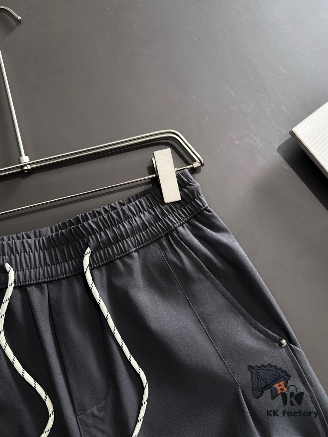 Hermes 2025 Spring/Summer New Elastic Waist Casual Pants, Lightweight Custom Counter Fabric, Breathable and Comfortable, Exquisitely Designed with Brand Elements, Soft and Smooth Texture, Excellent Fit and Tailoring