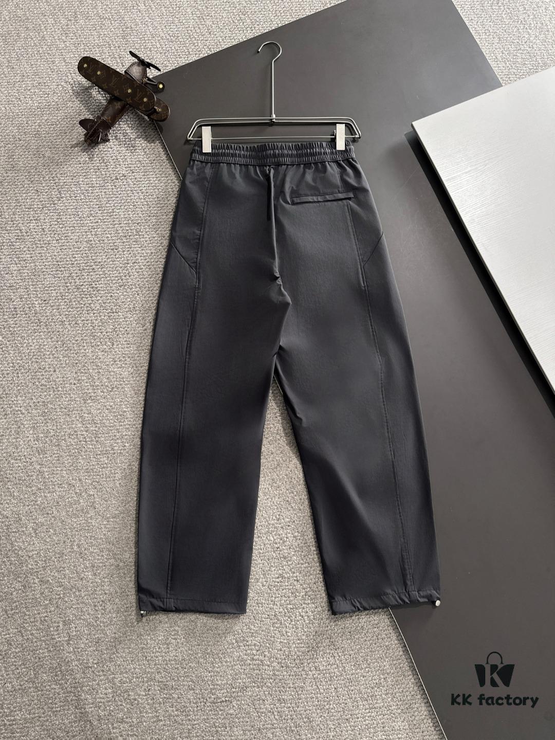 Hermes 2025 Spring/Summer New Elastic Waist Casual Pants, Lightweight Custom Counter Fabric, Breathable and Comfortable, Exquisitely Designed with Brand Elements, Soft and Smooth Texture, Excellent Fit and Tailoring