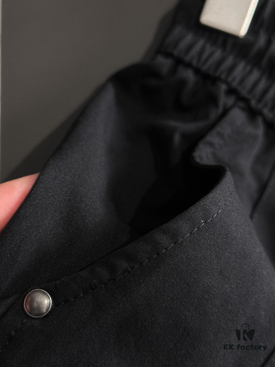 Hermes 2025 Spring/Summer New Elastic Waist Casual Pants, Lightweight Custom Counter Fabric, Breathable and Comfortable, Exquisite Details, Brand Design Concept, High Quality, Soft and Smooth Texture, Excellent Fit with Relaxed Tailoring