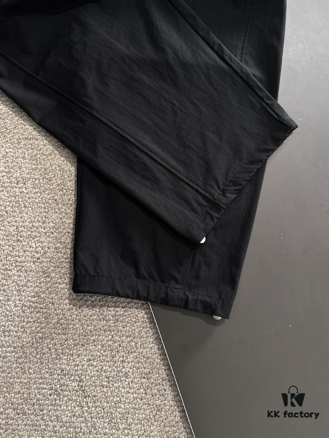 Hermes 2025 Spring/Summer New Elastic Waist Casual Pants, Lightweight Custom Counter Fabric, Breathable and Comfortable, Exquisite Details, Brand Design Concept, High Quality, Soft and Smooth Texture, Excellent Fit with Relaxed Tailoring