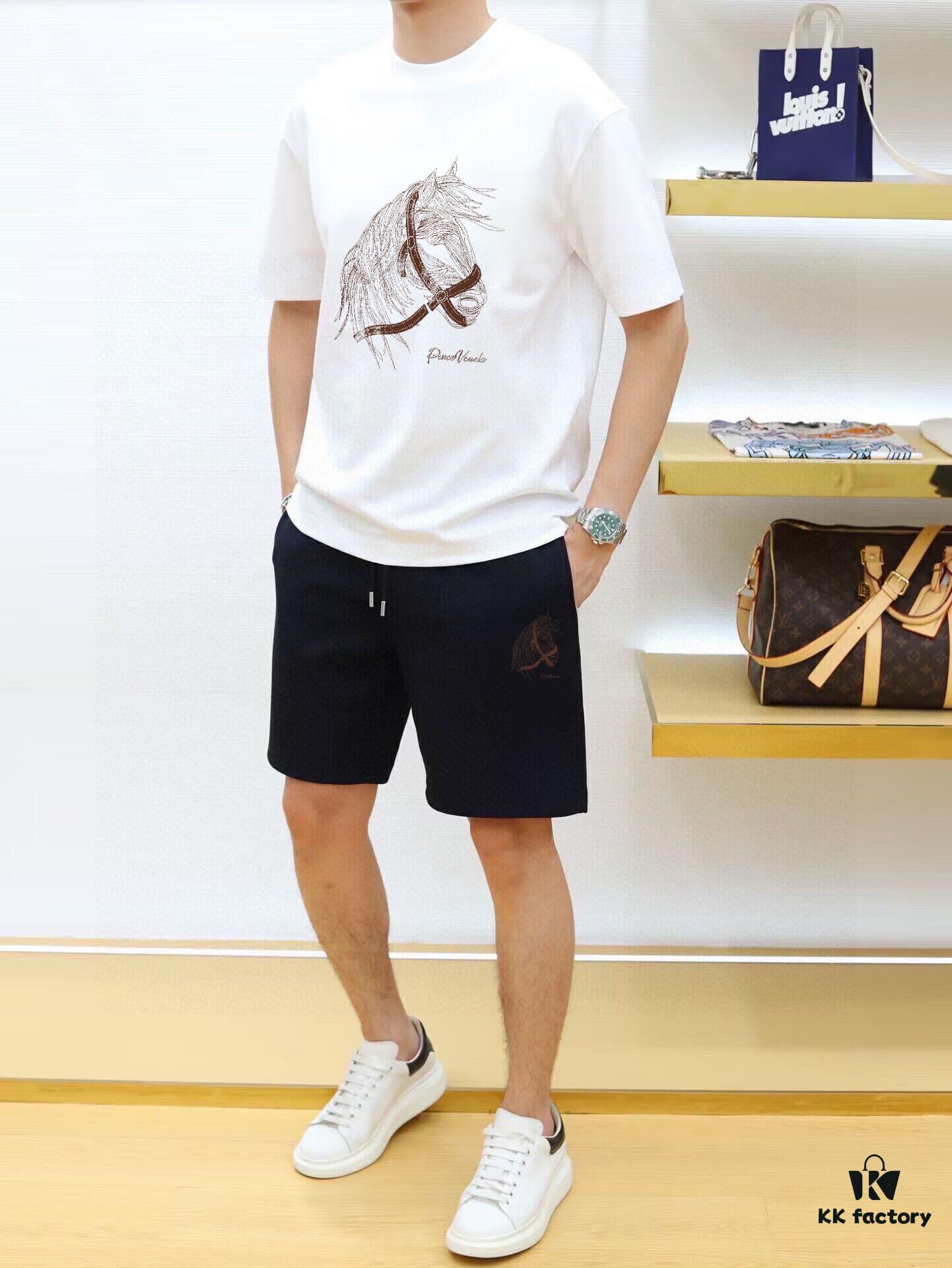 HERMES Men's Short-Sleeve T-Shirt and Shorts Set, 2025 New Arrival, Official Website Synchronized Release, High-End Version Available, Exquisitely Soft and Comfortable Fabric, Three-Dimensional Tailoring for Superior Fit