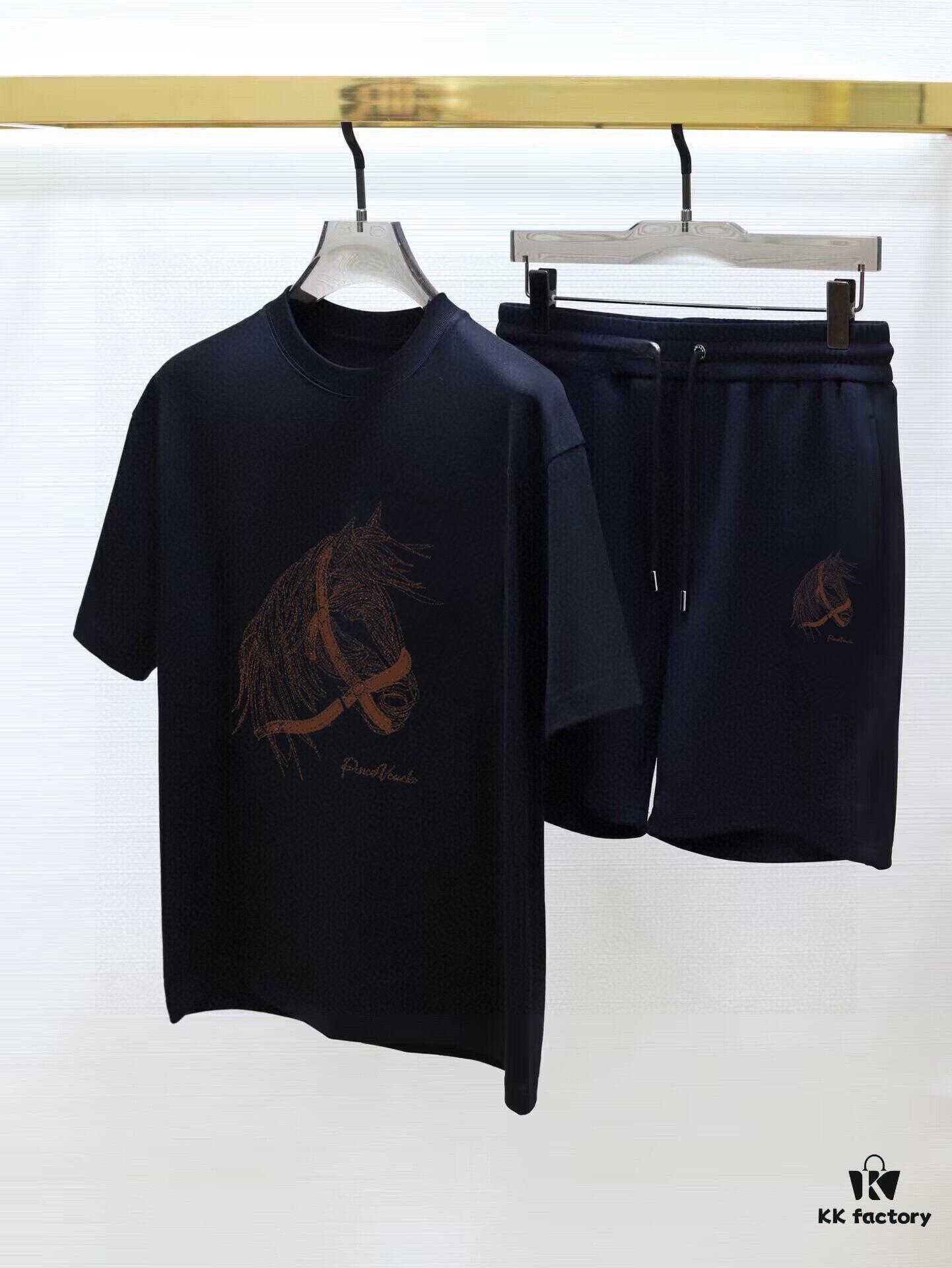 HERMES Men's Short-Sleeve T-Shirt and Shorts Set, 2025 New Arrival, Official Website Synchronized Release, High-End Version Available, Exquisitely Soft and Comfortable Fabric, Three-Dimensional Tailoring for Superior Fit