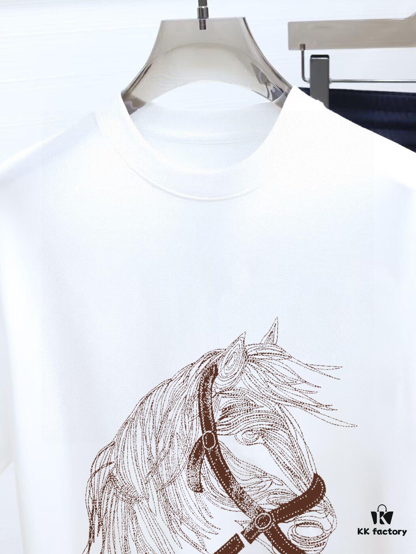 HERMES Men's Short-Sleeve T-Shirt and Shorts Set, 2025 New Arrival, Official Website Synchronized Release, High-End Version Available, Exquisitely Soft and Comfortable Fabric, Three-Dimensional Tailoring for Superior Fit