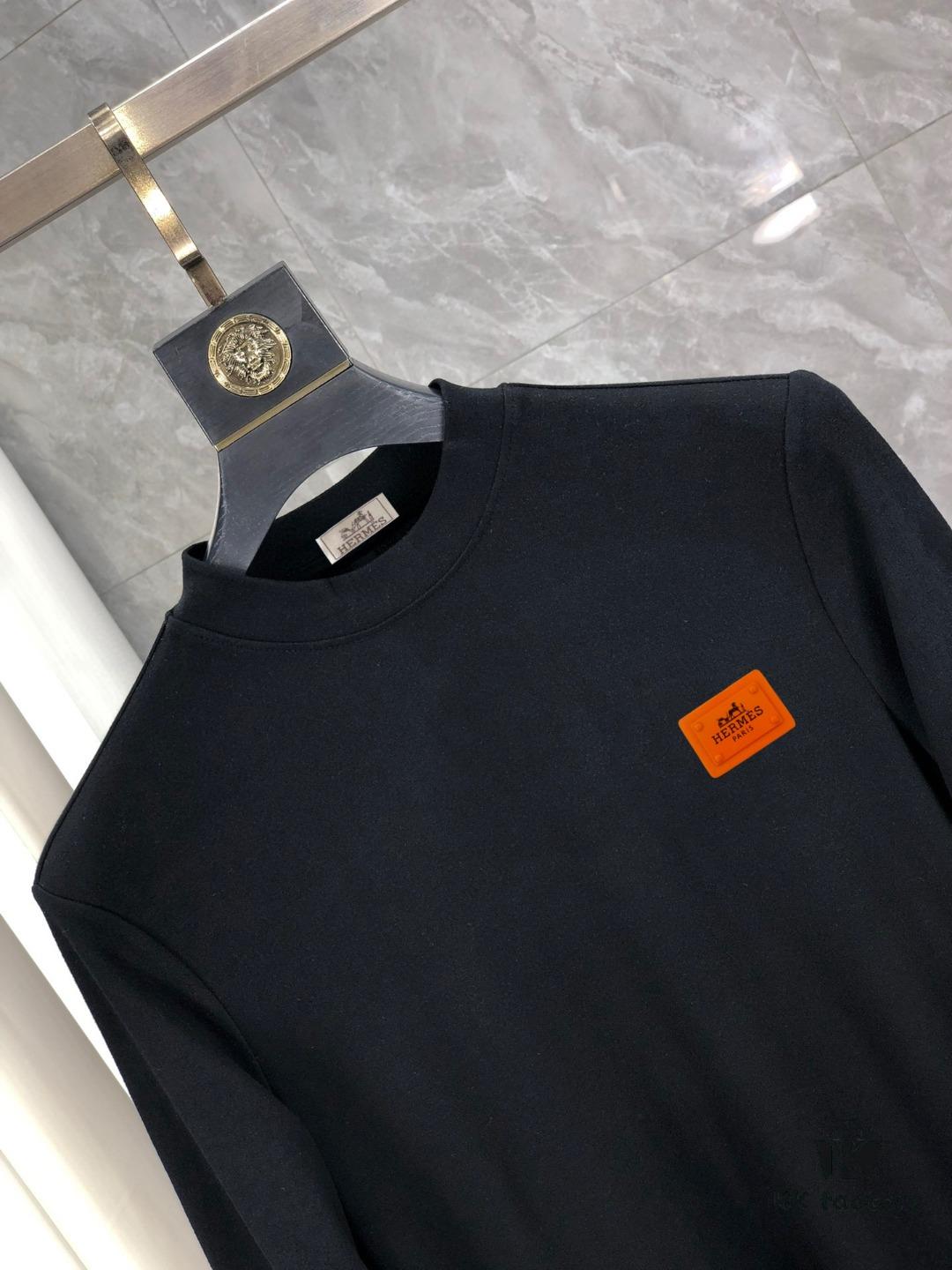 Hermes 25SS Wool Long-Sleeve Base Layer Top, Italian Original Factory Order Channel, Highly Individual and Sophisticated Style, Chest Logo Design