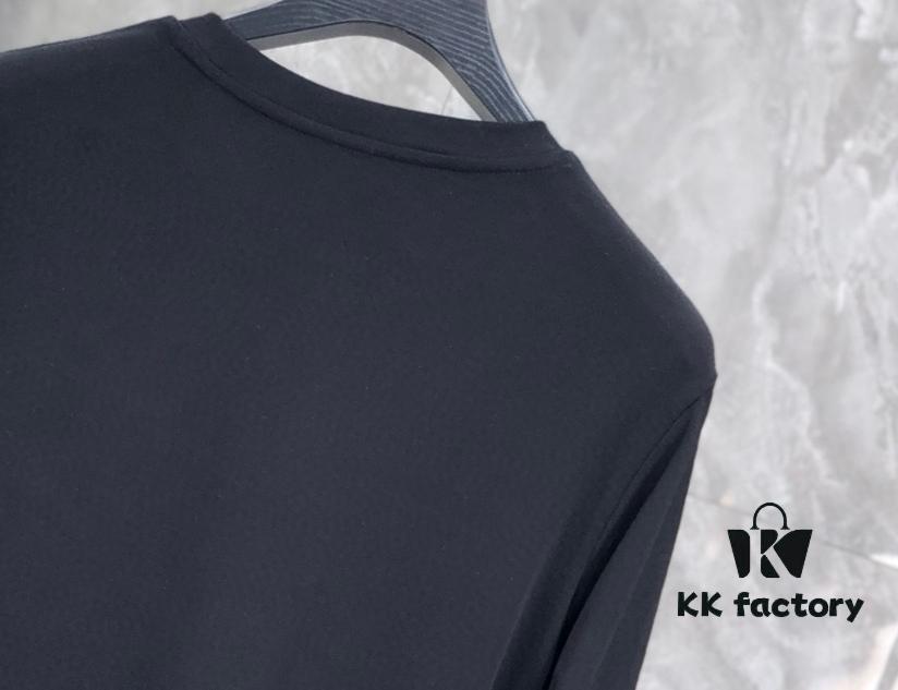 Hermes 25SS Wool Long-Sleeve Base Layer Top, Italian Original Factory Order Channel, Highly Individual and Sophisticated Style, Chest Logo Design