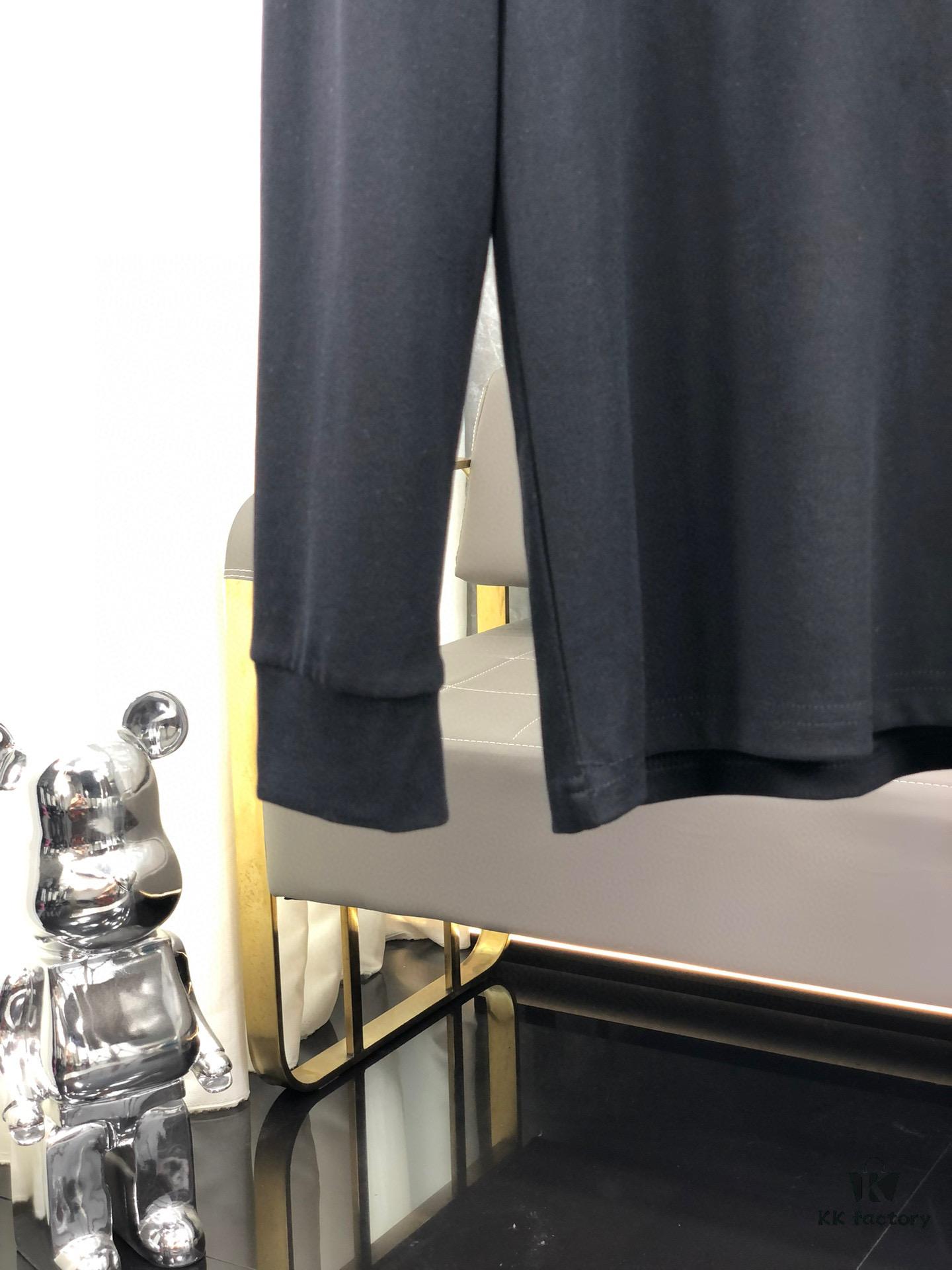 Hermes 25SS Wool Long-Sleeve Base Layer Top, Italian Original Factory Order Channel, Highly Individual and Sophisticated Style, Front Logo Design