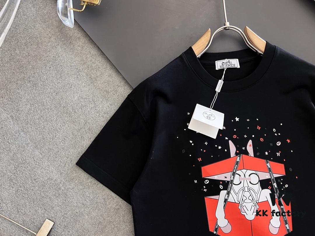 Hermes 2025 Latest Print Short Sleeve T-Shirt, High-Quality Cabinet Original Order Short Sleeve, Top-Tier Craftsmanship with Imported Fabric, Premium Cabinet-Grade Screen Printing Design