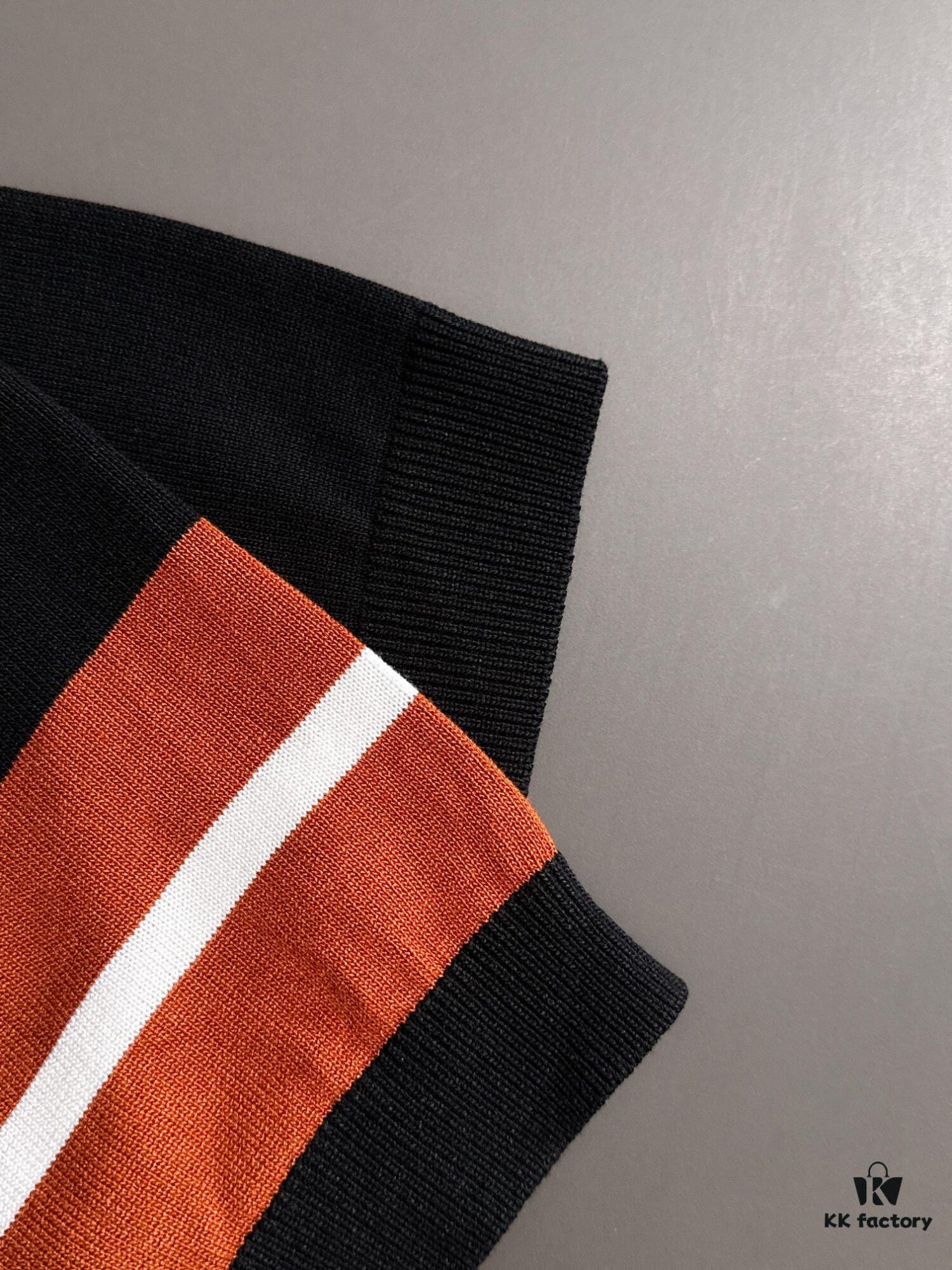 Hermès 2025 Spring/Summer New Men's Round Neck Short-Sleeve T-Shirt, High-Quality Combed Cotton Knit Fabric with Embroidered Logo