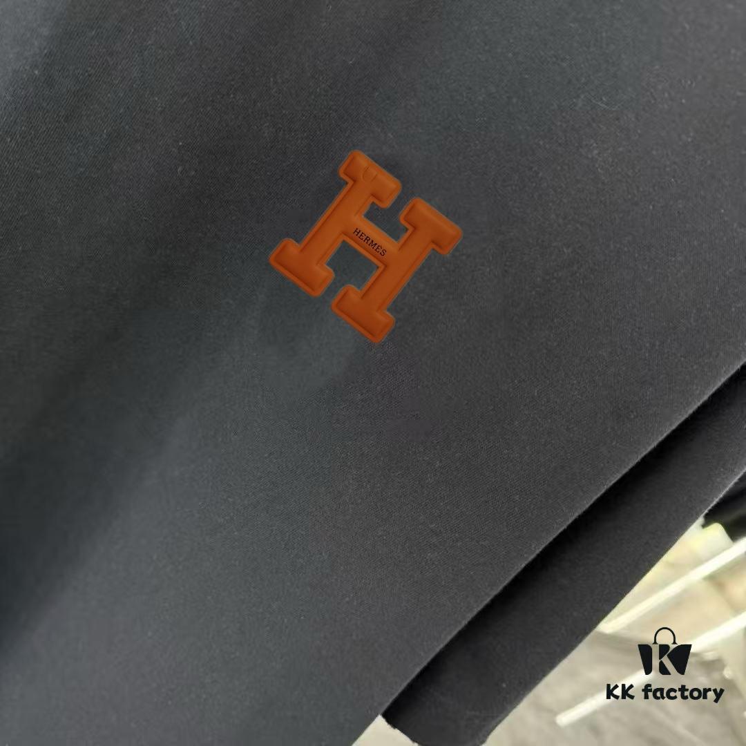 Hermes 2025 Spring-Summer New Arrival Short Sleeve Shirt with Hand-Customized Logo on Chest