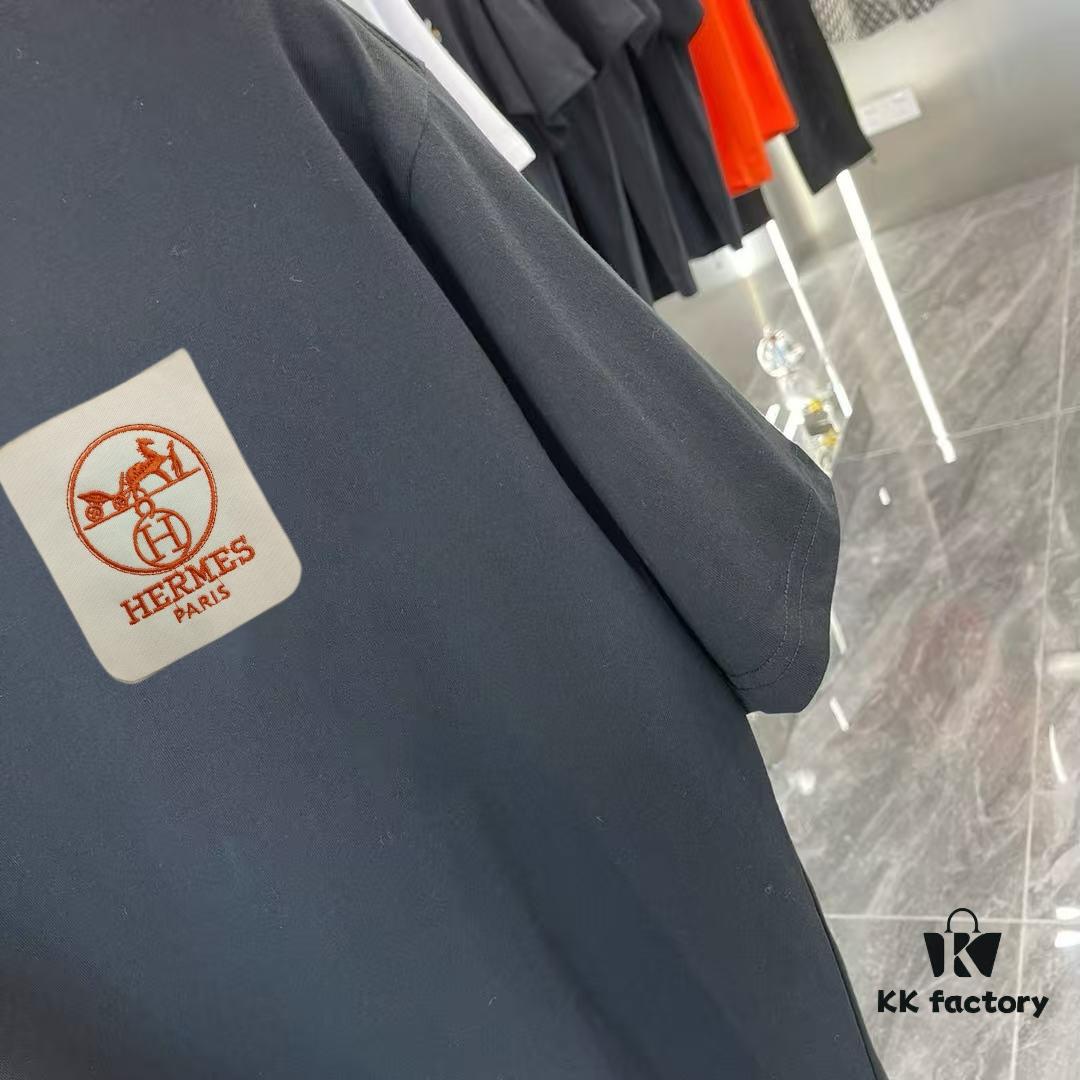 Hermes 2025 Spring-Summer New Arrival Short Sleeve Shirt with Handcrafted Logo, Premium Cotton Fabric, Tailored Fit