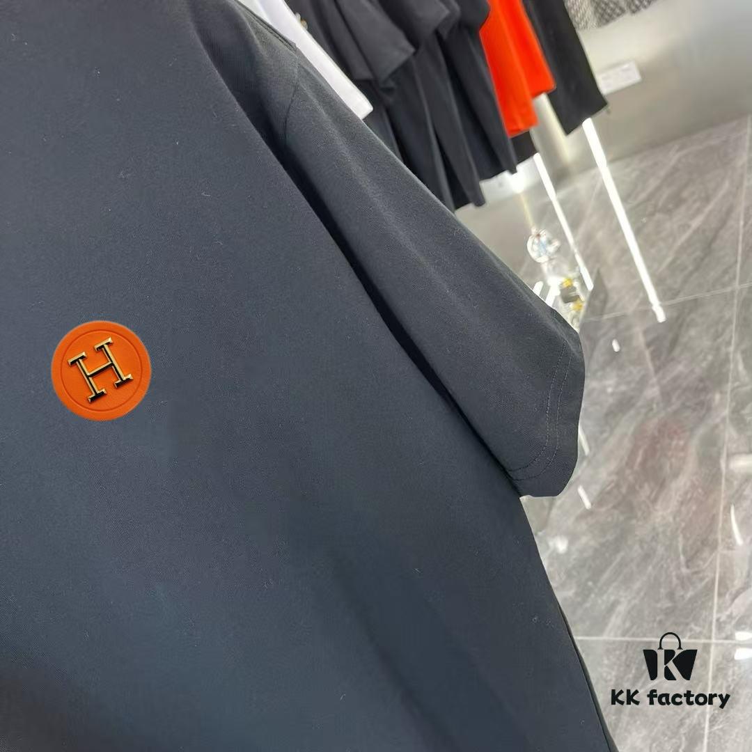 Hermes 2025 Spring-Summer New Arrival Short Sleeve Shirt with Handcrafted Logo at Chest