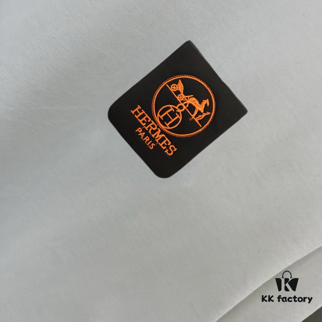 Hermes 2025 Spring Collection Short Sleeve T-Shirt with Handcrafted Logo at Chest