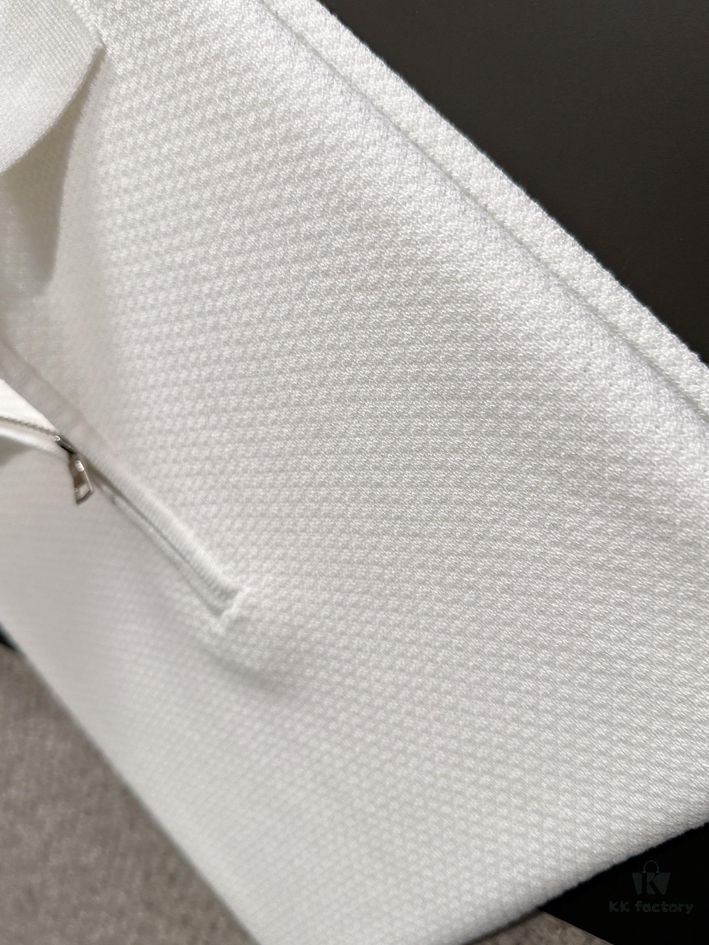 High-Quality Hermès 2025 Spring/Summer New Men's Notched Short-Sleeve T-Shirt