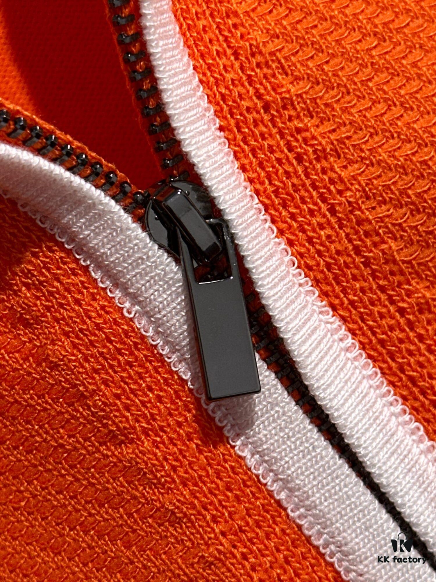 High-Quality Hermès 2025 Spring/Summer New Men's Notched Short-Sleeve T-Shirt