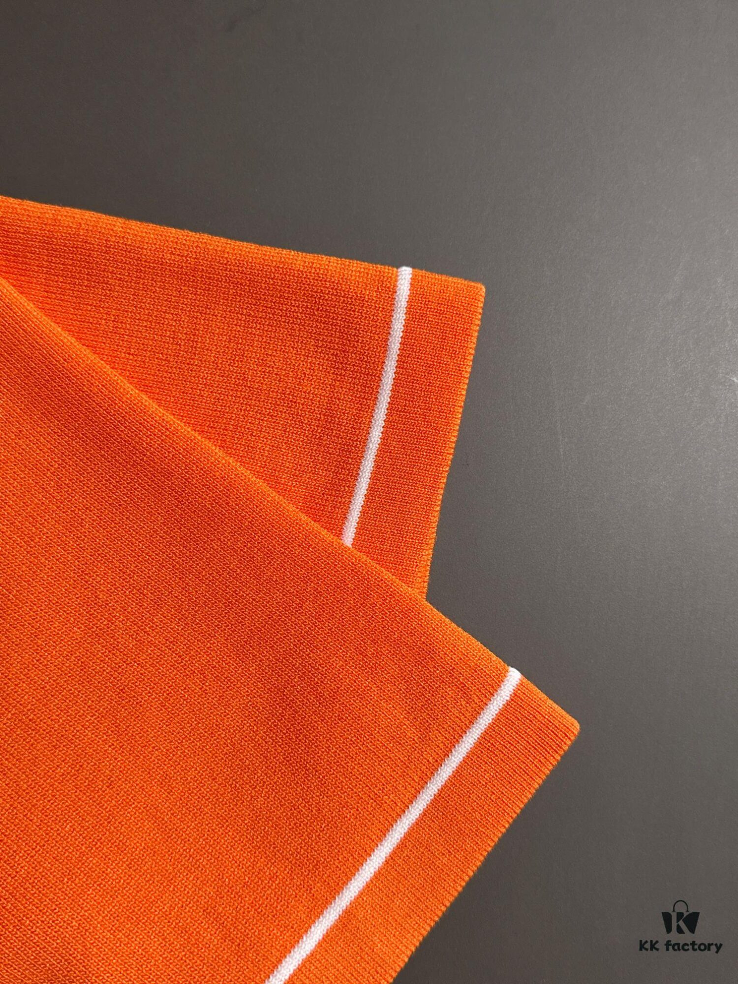 High-Quality Hermès 2025 Spring/Summer New Men's Notched Short-Sleeve T-Shirt