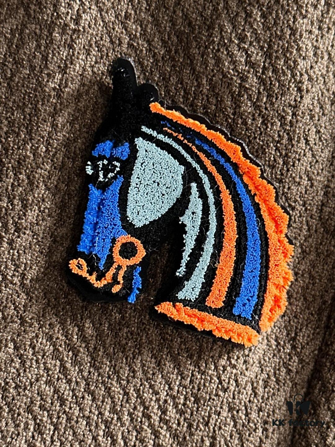 Hermes 2024 Autumn/Winter New Elastic Waist Casual Pants, Fleece-Lined and Thickened, Premium Custom Fabric, Breathable and Comfortable, Exquisite Details, Brand-Inspired Design, Soft and Smooth Texture, Refined Leisure Cut with Excellent Fit