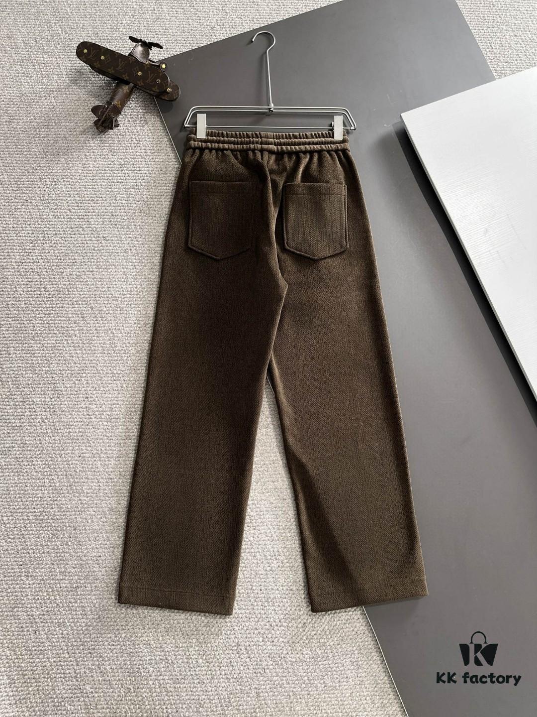 Hermes 2024 Autumn/Winter New Elastic Waist Casual Pants, Fleece-Lined and Thickened, Premium Custom Fabric, Breathable and Comfortable, Exquisite Details, Brand-Inspired Design, Soft and Smooth Texture, Refined Leisure Cut with Excellent Fit