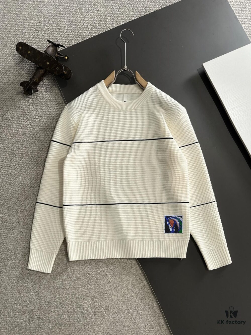 Hermès 2024 Autumn-Winter New Round Neck Wool Blend Sweater, Official Store Bestseller, Embroidered Logo, Premium Craftsmanship