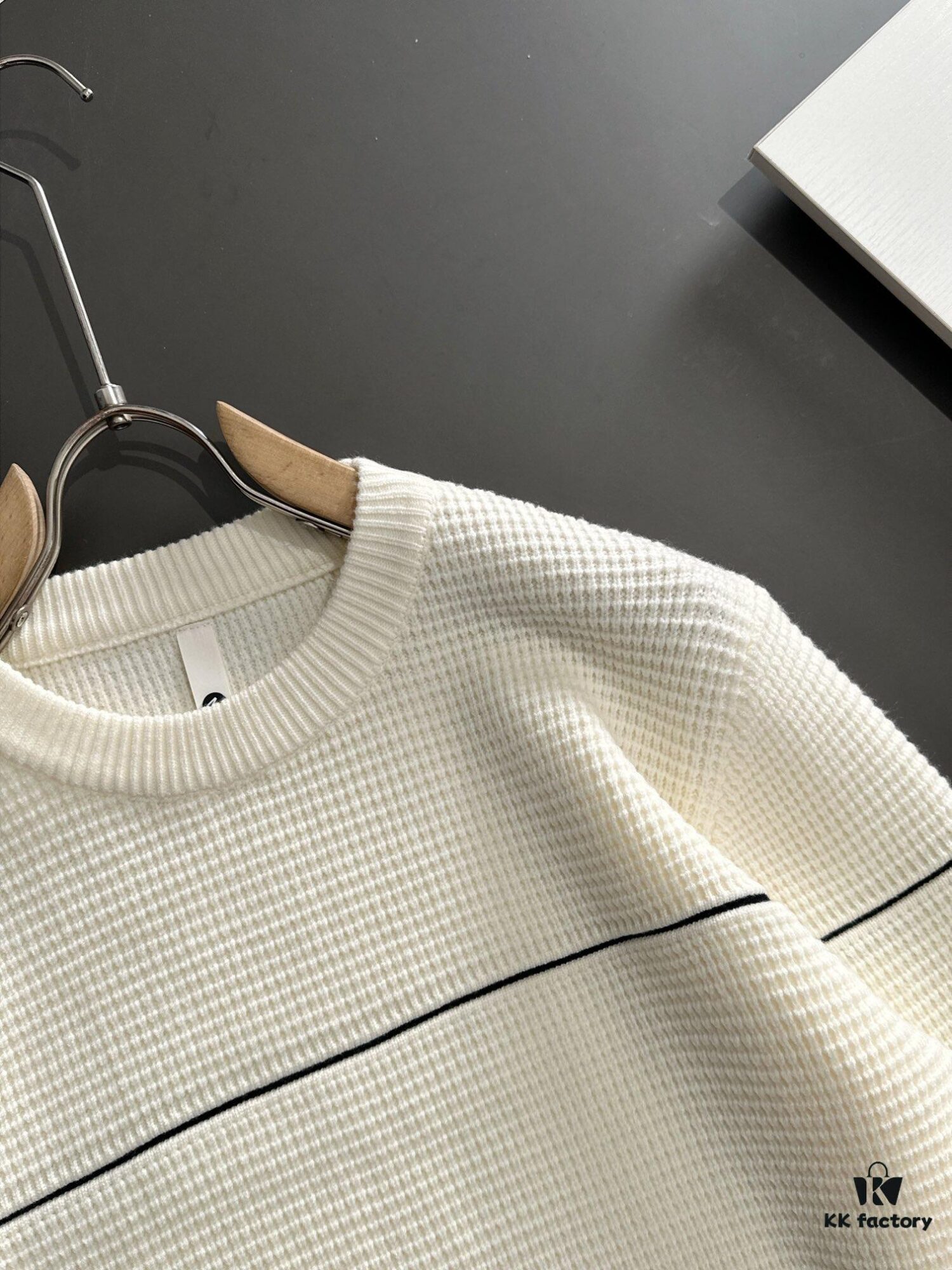 Hermès 2024 Autumn-Winter New Round Neck Wool Blend Sweater, Official Store Bestseller, Embroidered Logo, Premium Craftsmanship