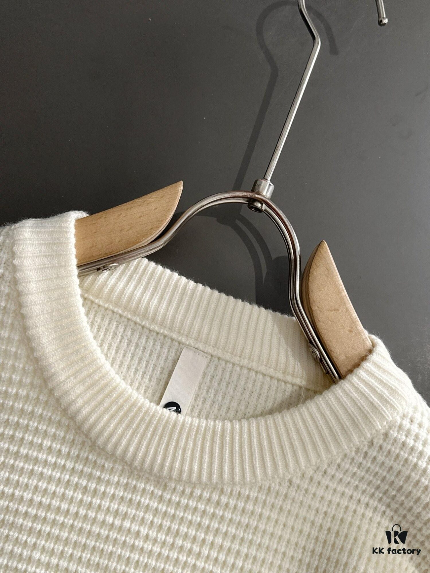 Hermès 2024 Autumn-Winter New Round Neck Wool Blend Sweater, Official Store Bestseller, Embroidered Logo, Premium Craftsmanship