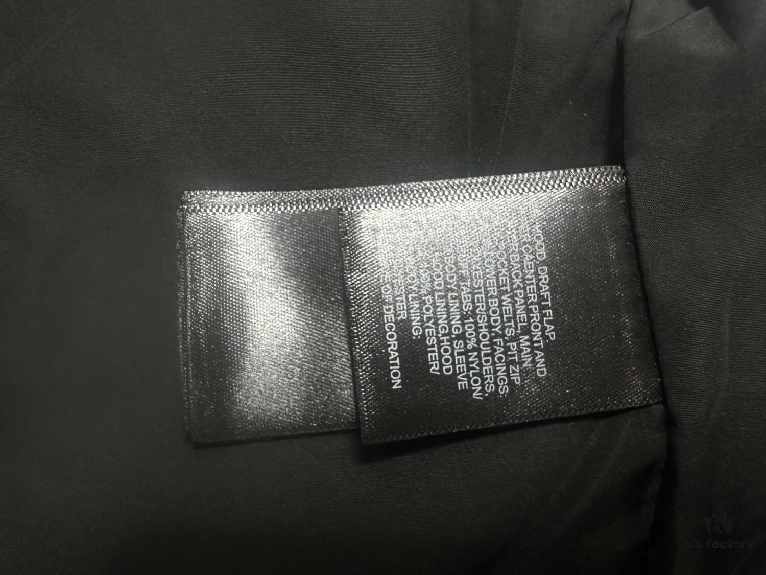 The North Face 1990 Classic Outdoor Waterproof Hiking Jacket (Top Version)