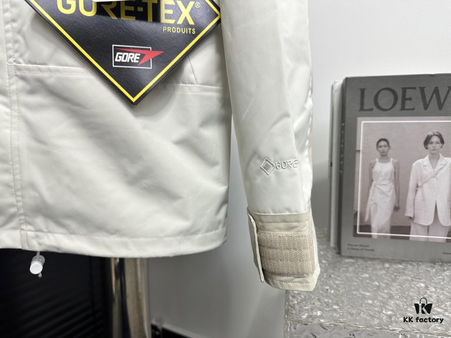 The North Face 1990 Classic Outdoor Waterproof Hiking Jacket (Premium Version)