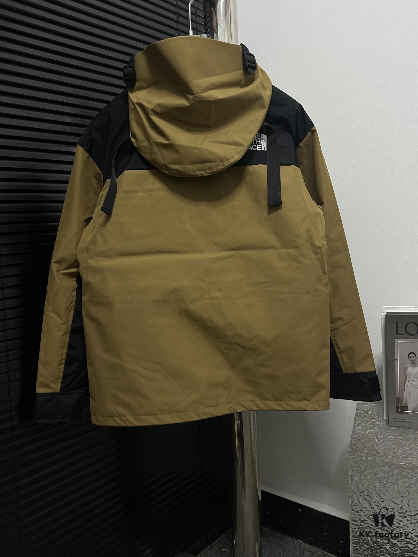 The North Face 1990 Classic Outdoor Waterproof Hiking Jacket (Top Version)