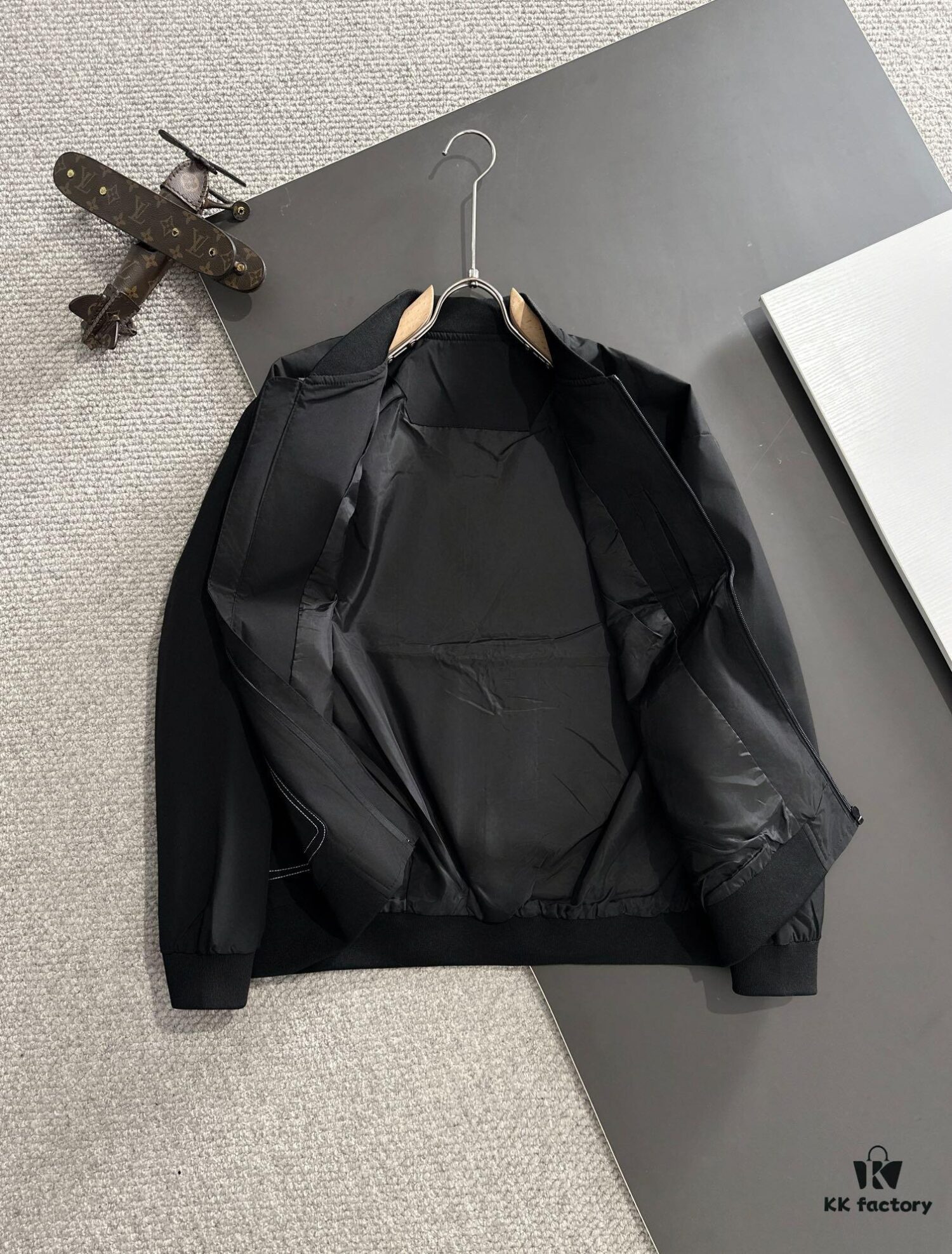 The North Face Fall/Winter 2024 Latest Zip-Up Stand Collar Windbreaker Jacket