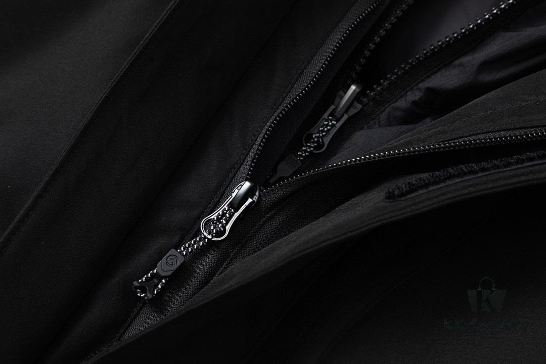 The North Face Himalaya Summit Series Tri-in-One Waterproof Windproof Insulated Down Jacket with Removable Shell