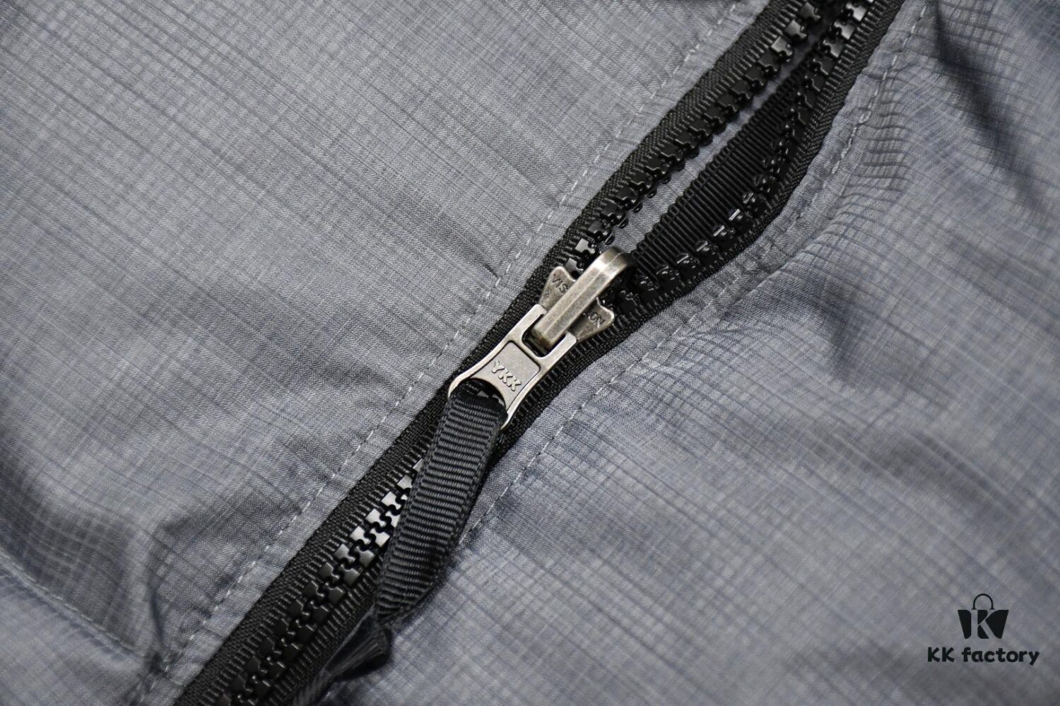 THE NORTH FACE 1996 Retro Mountain Jacket - Premium Version, Authentic US Style, 90% White Duck Down Filled, Water & Wind Resistant