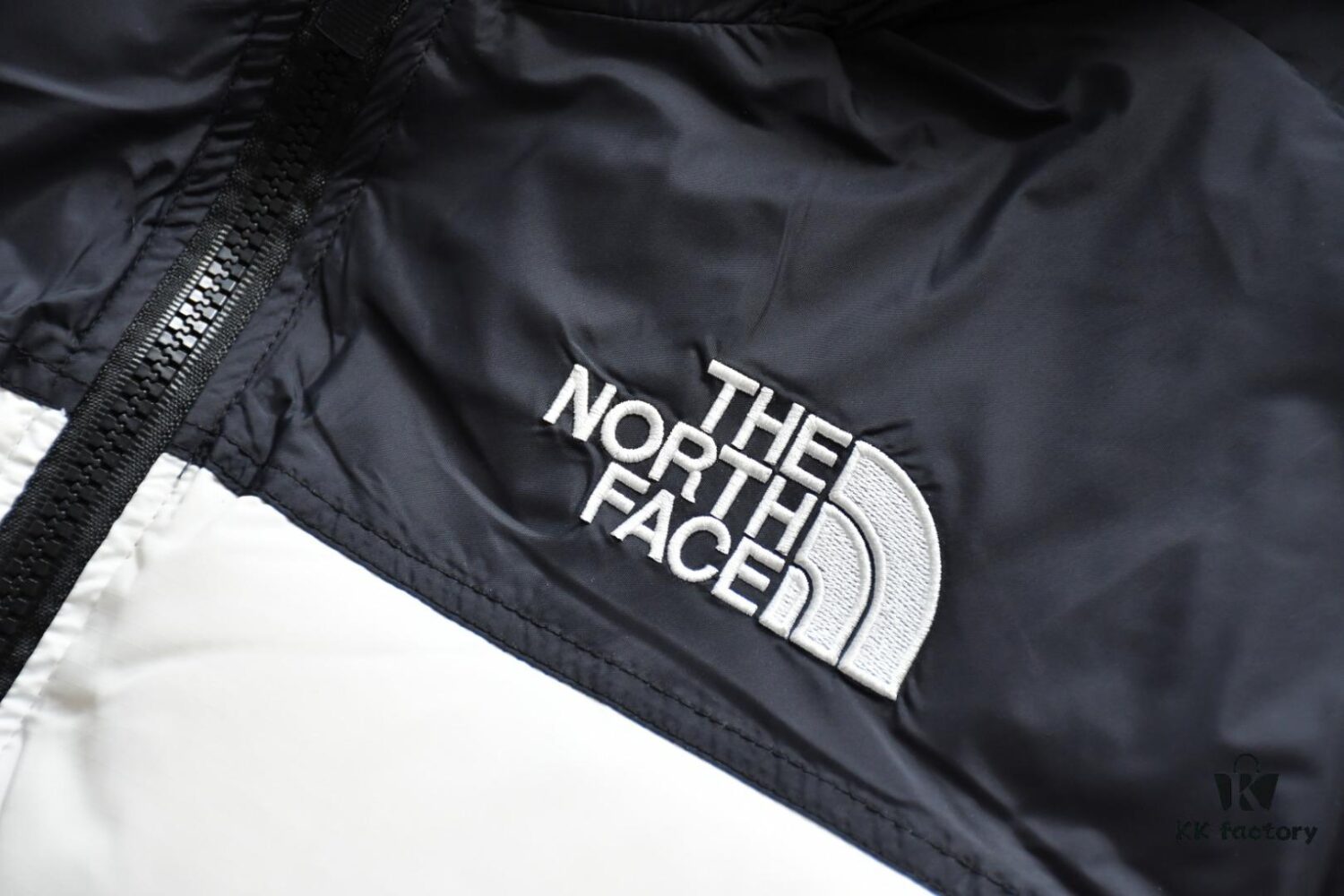 THE NORTH FACE 1996 Retro Classic - Premium Version, Authentic US Design, 90% White Duck Down Insulated Jacket with Waterproof Windproof Fabric, Packable Hoodie with Dual-Zip Closure