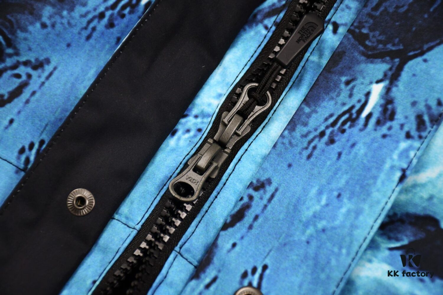 Supreme x The North Face 19FW Goddess Rain Jacket with Stowable Hood - MAX/Top Tier Quality