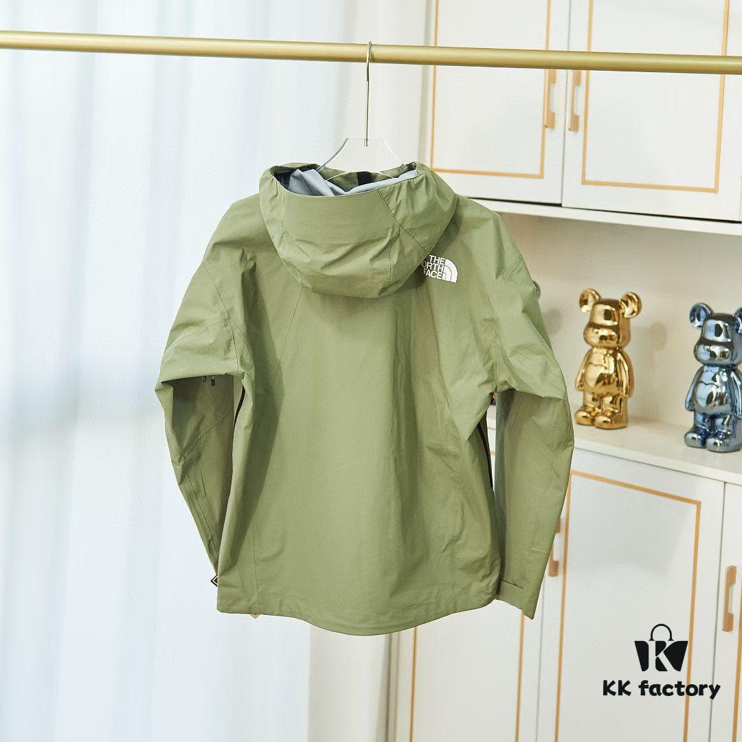 The North Face Summit Series Futurelight Waterproof Hardshell Jacket - Ultimate Outdoor Performance for Trail Running