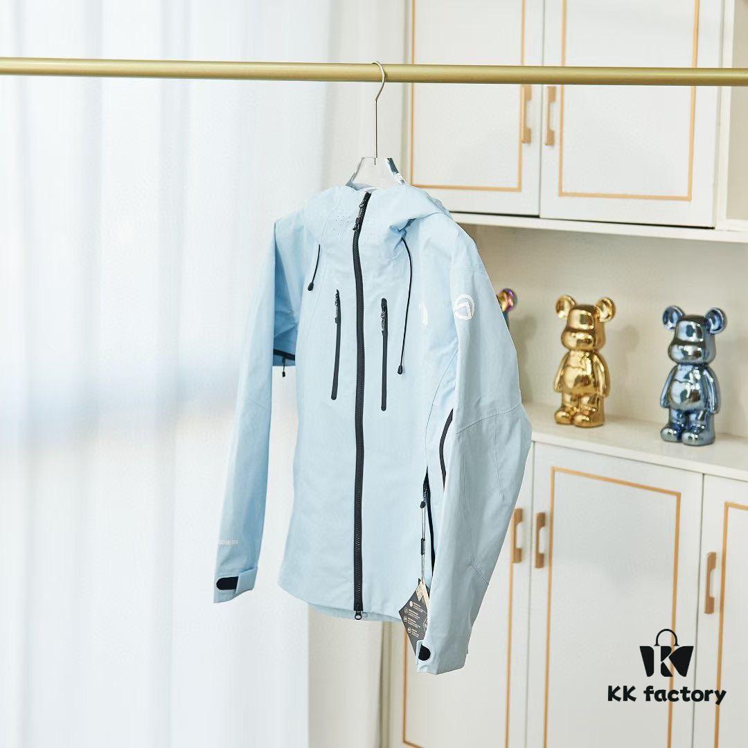 The North Face Summit Series Futurelight Waterproof Hardshell Jacket