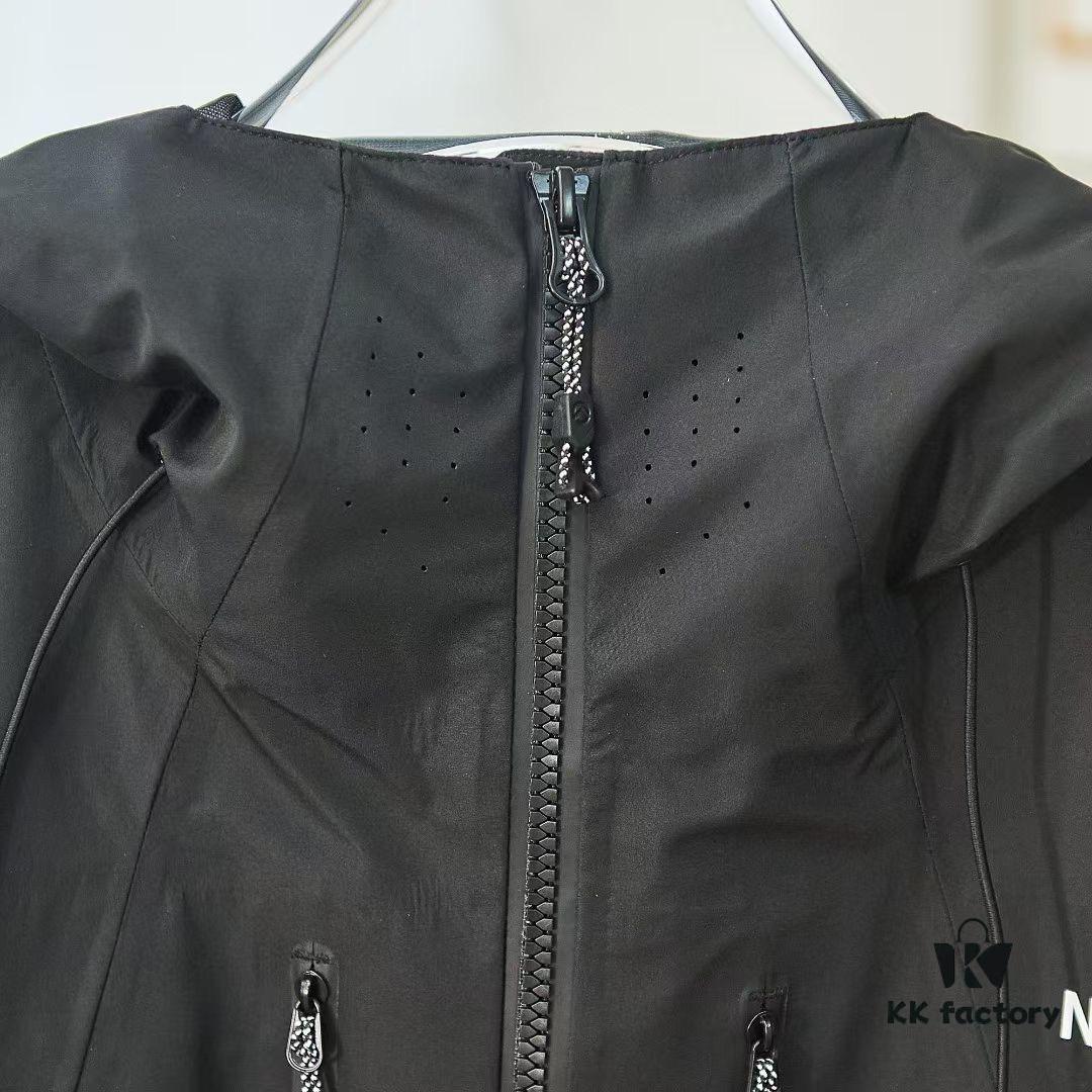 The North Face Summit Series Futurelight Waterproof Hardshell Jacket