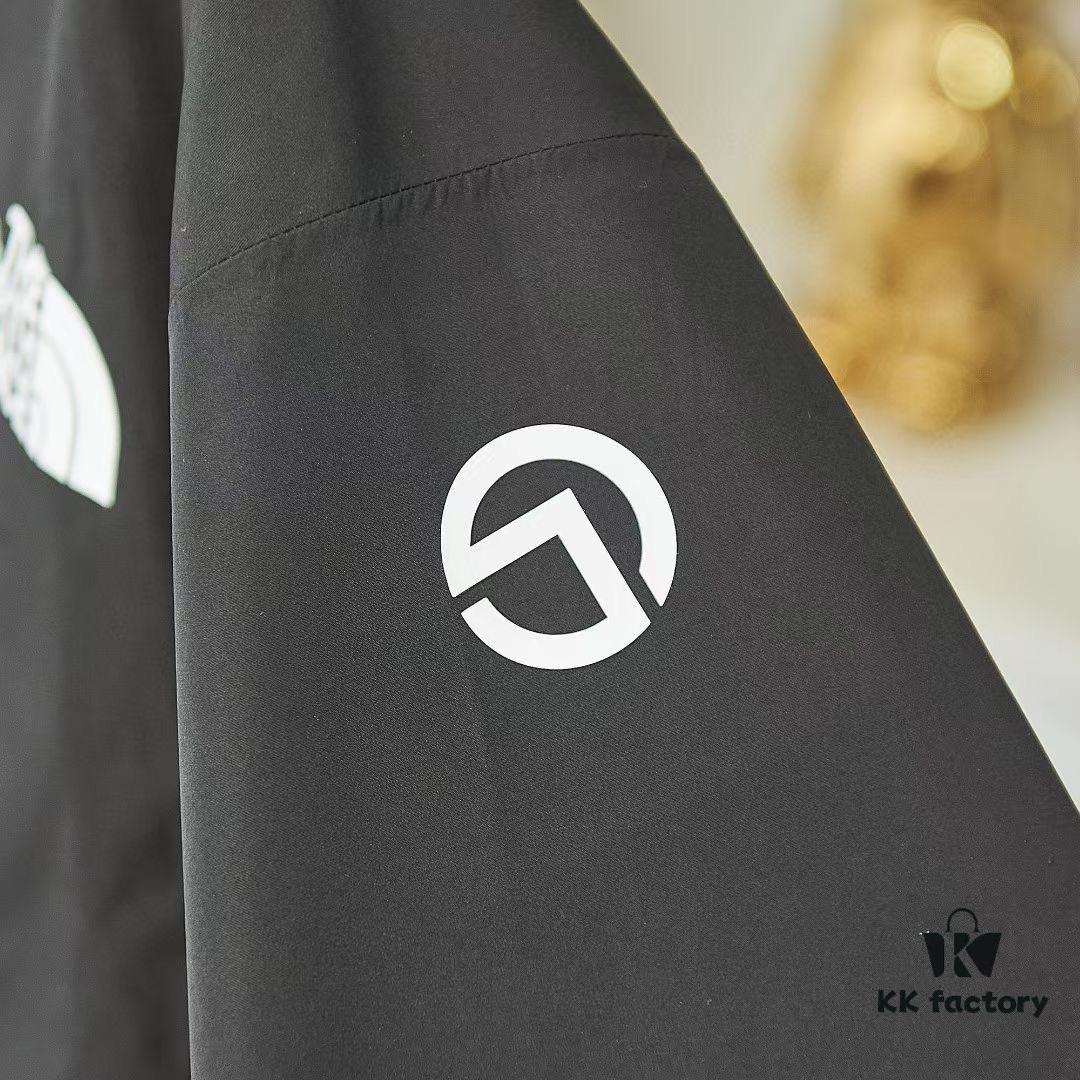 The North Face Summit Series Futurelight Waterproof Hardshell Jacket