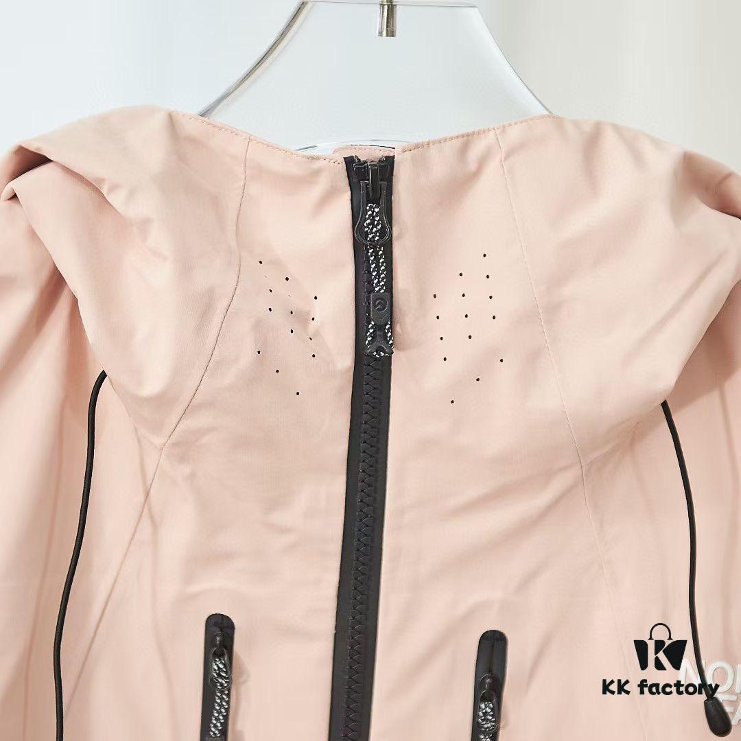 The North Face Summit Series Futurelight Waterproof Hardshell Jacket