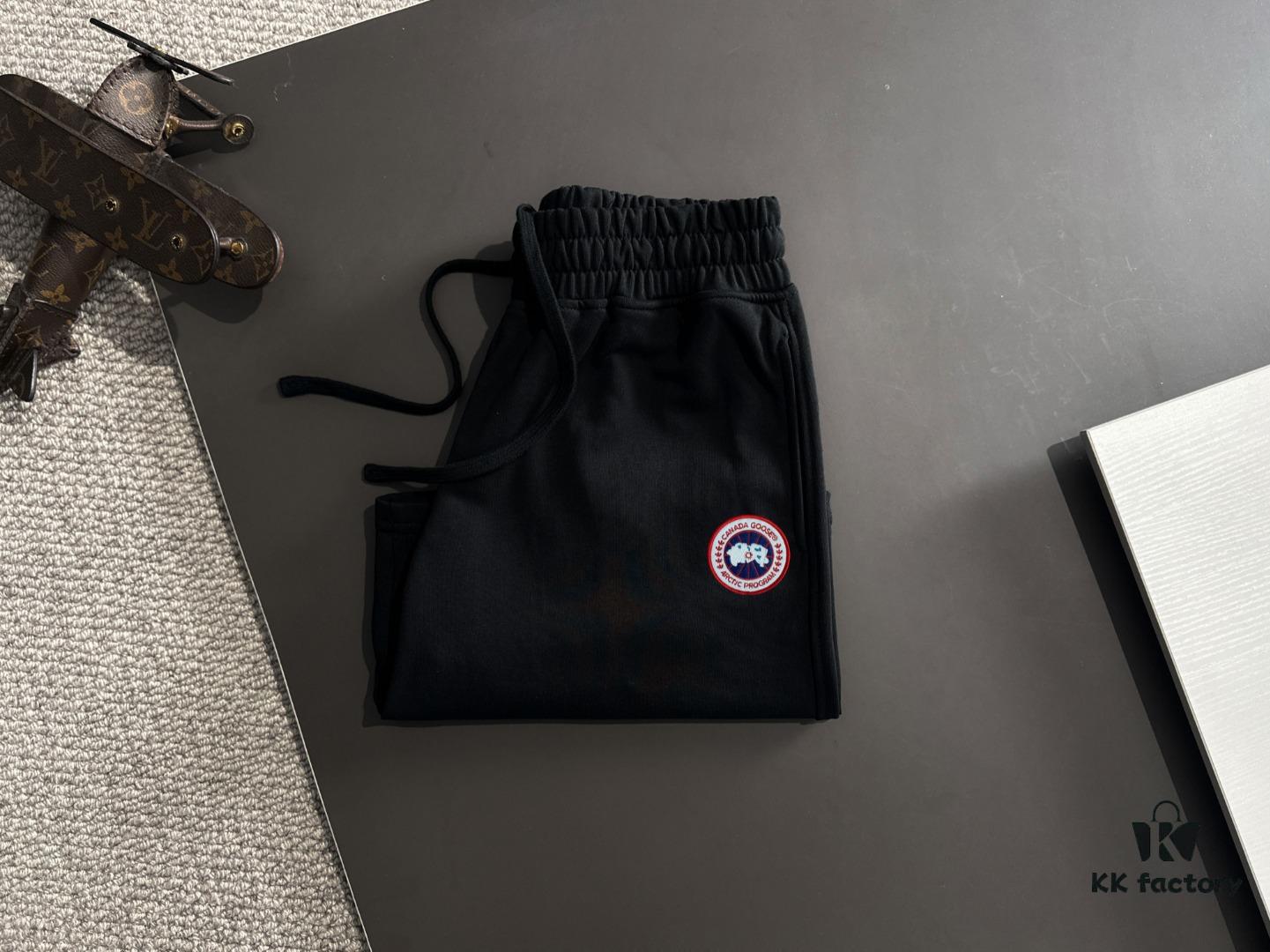 High-End CANADA GOOSE 2025 Spring/Summer New Elastic Waist Casual Solid Loose Shorts