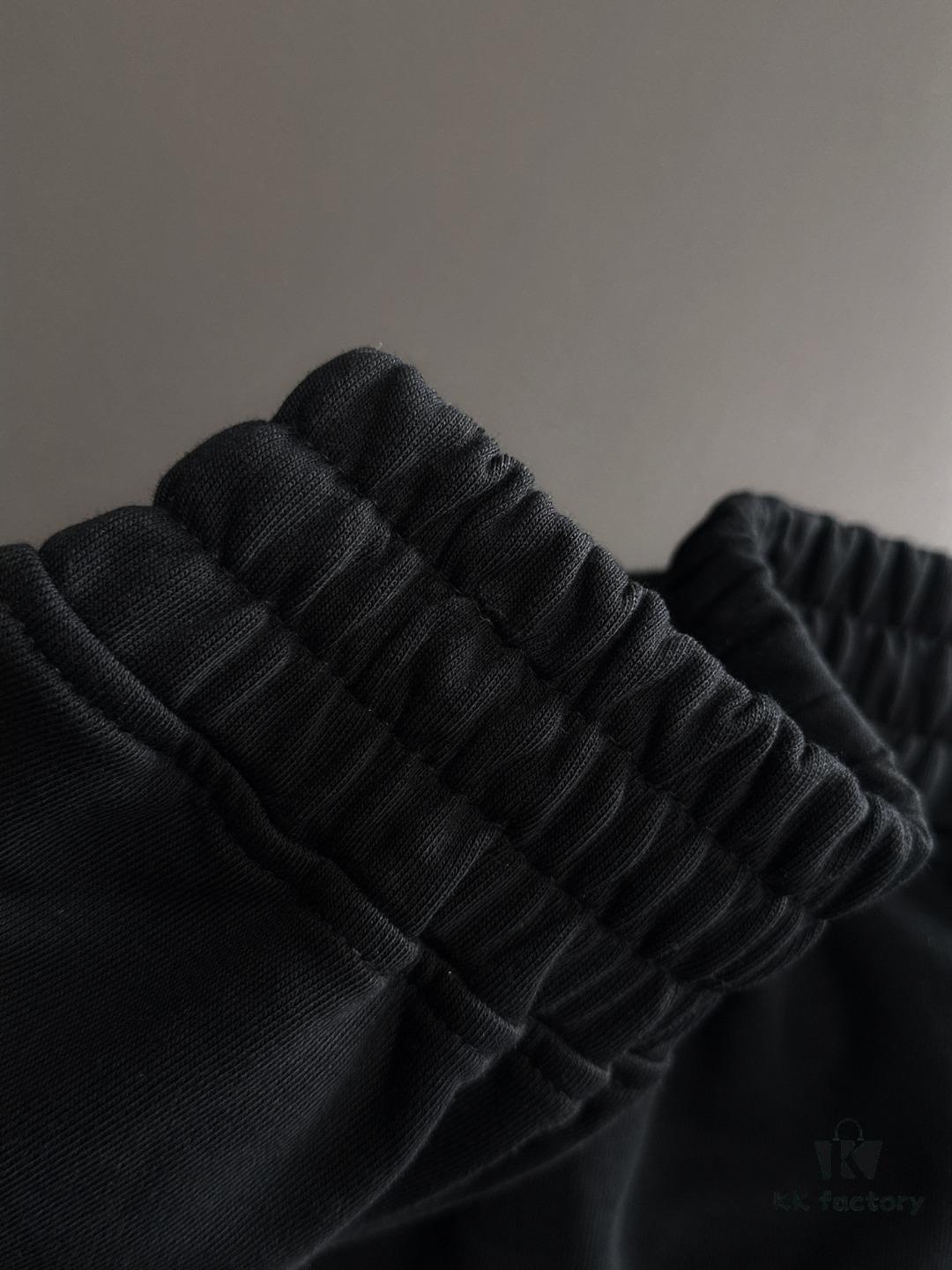 High-End CANADA GOOSE 2025 Spring/Summer New Elastic Waist Casual Solid Loose Shorts